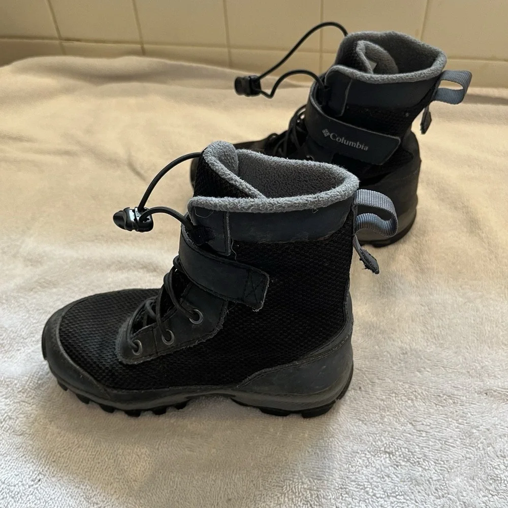 Columbia Hyper-Boreal Black Omni-Heat Waterproof Boots Size Youth‎ 11 BC0127-010